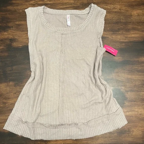 *MUST GO MAKE AN OFFER* Xhilaration spiaggia tan tank size medium - Picture 2 of 5